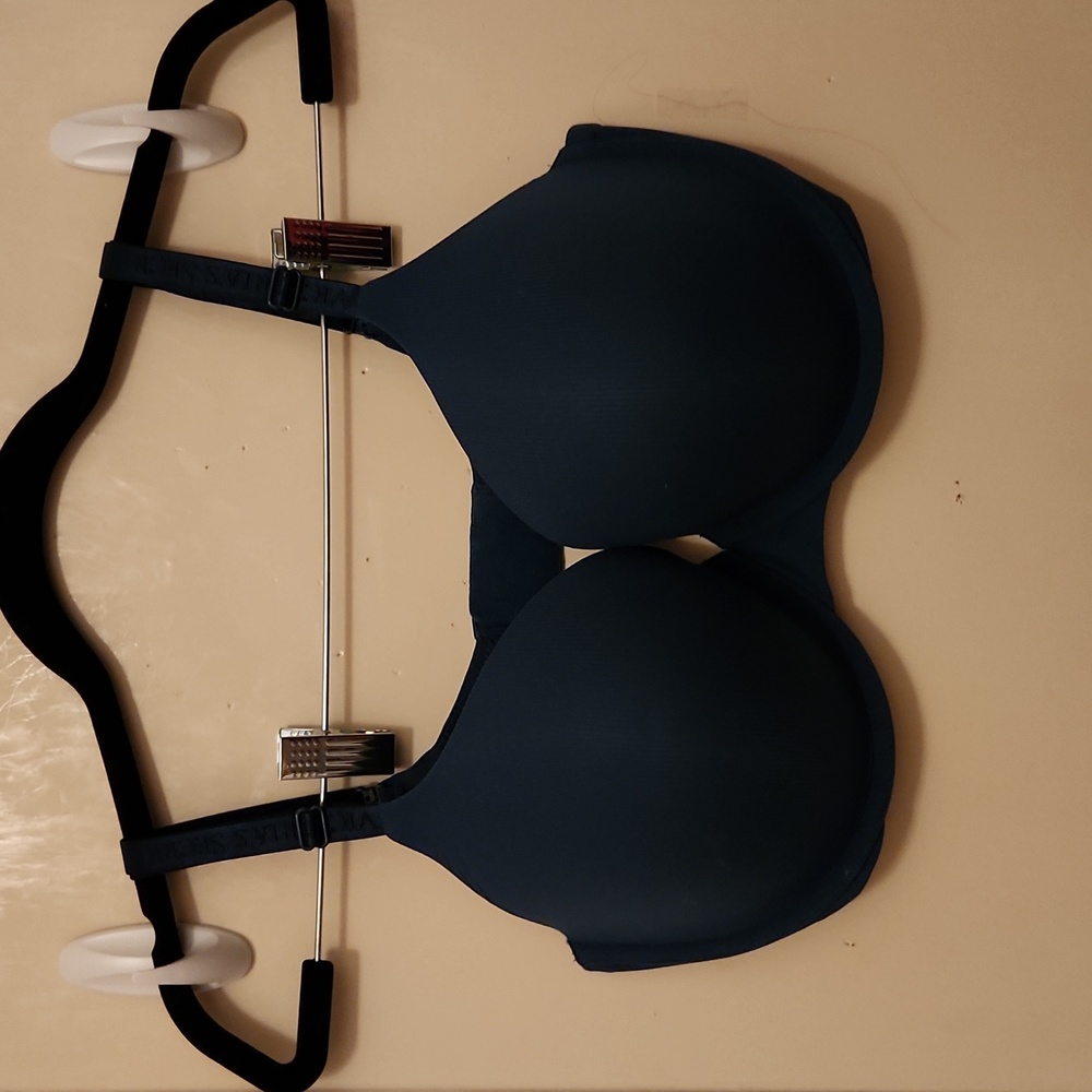 NWOT Victoria Secret 36DD Bra